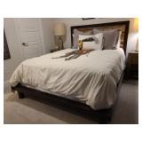 QUEEN BEDDING