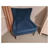 ACCENT CHAIR