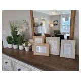 ASSORTED DECO ITEMS