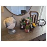 ASSORTED DECO ITEMS