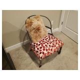 CHAIR W/ PILLOW
