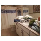 33PC ASSORTED BATHROOM ACCESSORIES