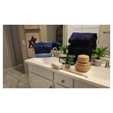 17PC BATHROOM ITEMS