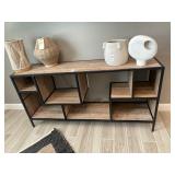 CONSOLE TABLE