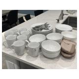 49PC DINNERWARE