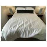8PC QUEEN BEDDING
