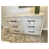 DRESSER