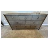4PC DRESSER, NIGHSTANDS AND MIRROR