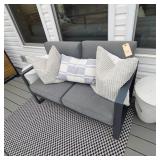 OUTDOOR LOVESEAT