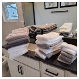 19PC ASSORTED BATH TOWELS