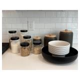 11PC KITCHEN ITEMS
