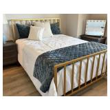 6PC QUEEN BEDDING