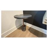 ACCENT TABLE