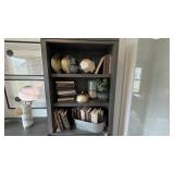 ASSORTED DECOR ITEMS