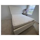 QUEEN BED