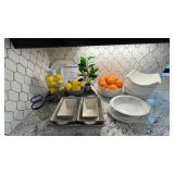 ASSORTED KITCHEN ITEMS
