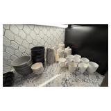 ASSORTED KITCHEN ITEMS