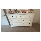 2PC DRESSER & NIGHTSTAND