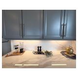 ASSORTED KITCHEN DÉCOR