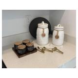 11PC KITCHEN ITEMS