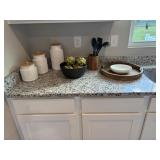 8PC KITCHEN ITEMS