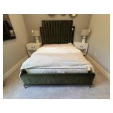 QUEEN BED
