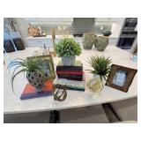 ASSORTED DECOR ITEMS