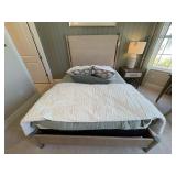 QUEEN BED