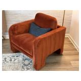 ACCENT CHAIR