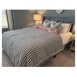 9PC QUEEN BEDDING