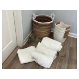 ASSORTED BATHROOM ITEMS