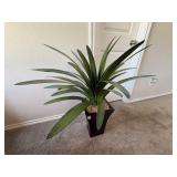FAUX FLOOR PLANT