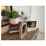 ASSORTED DECOR ITEMS