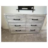 DRESSER