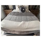 11PC QUEEN BEDDING