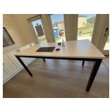 COUNTER-HEIGHT TABLE