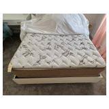 QUEEN MATTRESS SET