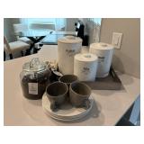 ASSORTED KITCHEN ITEMS