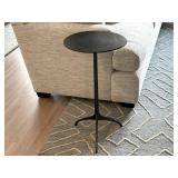 ACCENT TABLE