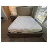 QUEEN BED