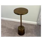 ACCENT TABLE