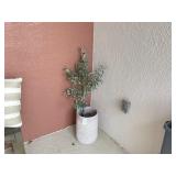 2PC FAUX FLOOR PLANTS
