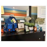 10PC ASSORTED DECOR