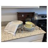 17PC ASSORTED CROCKERY