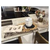 18PC ASSORTED CROCKERY