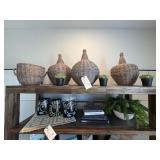 17PC ASSORTED DECOR
