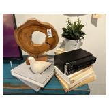 8PC ASSORTED DECOR