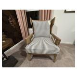 ACCENT CHAIR