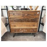 DRESSER