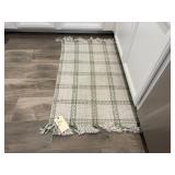 AREA RUG